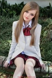 Жива лялька, щасливий десерт
