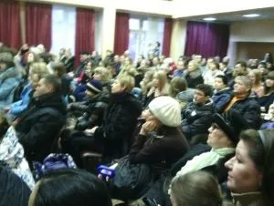 Батьки учнів школи в Москві протестують проти ремонту (освіта) Батьки учнів школи в Москві протестують проти ремонту