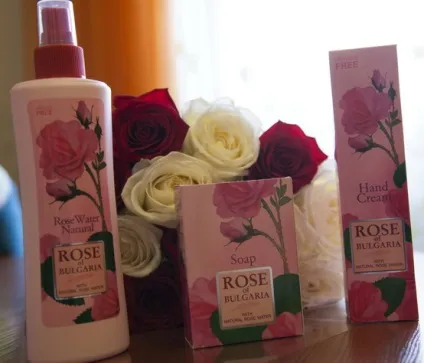 Rose of bulgaria (rose) Rose of bulgaria