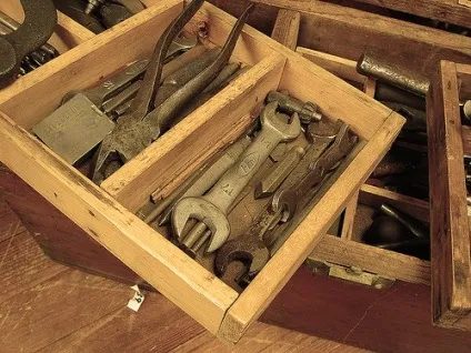 12 Інструментів, які повинні бути у кожного чоловіка (інструментів) 12 Інструментів, які повинні бути у кожного чоловіка