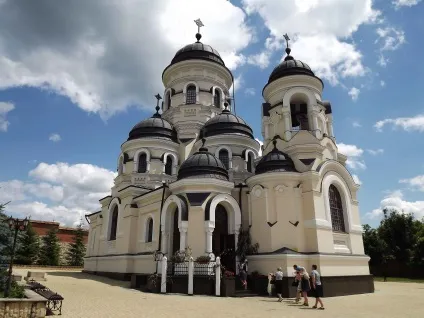 10 Місць в Молдові, які обов'язково потрібно побачити (які) 10 Місць в Молдові, які обов'язково потрібно побачити