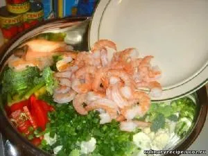 30 Рецептів салатів з креветками (Креветки середнього розміру) 30 Рецептів салатів з креветками