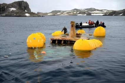 Безкрає море - затонула яхта в Антарктиді (яхта) Безкрає море - затонула яхта в Антарктиді