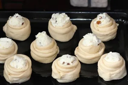 Булочки трояндочки з цукром рецепт з фото трояндочки з сиром і з яблуками з дріжджового тіста, як (цукром) Булочки трояндочки з цукром рецепт з фото трояндочки з сиром і з яблуками з дріжджового тіста, як