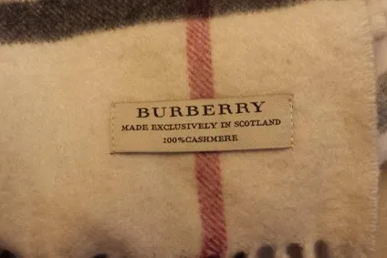 Burberry оригінал vs підробка - журнал про сasual моді (підробка) Burberry оригінал vs підробка - журнал про сasual моді