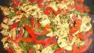Салат з квасолею куркою і болгарським перцем (перцем) Салат з квасолею куркою і болгарським перцем