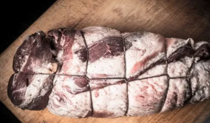 Рулет зі свинини, з сала, з пузаніни рецепти з фото (м'ясний рулет зі свинини) Рулет зі свинини, з сала, з пузаніни рецепти з фото