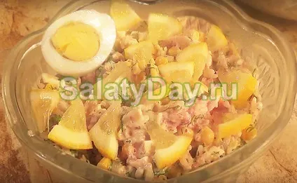 Салат з шпрот - презентабельна закуска з оригінальним смаком рецепт з фото і відео