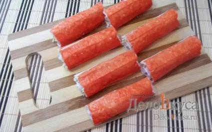 Рулет з крабових паличок рецепт з покроковими фото (закуска з крабових паличок) Рулет з крабових паличок рецепт з покроковими фото