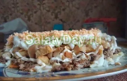 Салат з шпрот - презентабельна закуска з оригінальним смаком рецепт з фото і відео