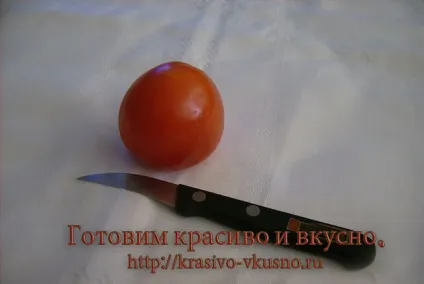 Робимо трояндочку з помідори