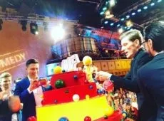 Деміс карібідіс - камеді клаб бііографія, фото, квн, інстаграм, дружина (карібідіс) Деміс карібідіс - камеді клаб бііографія, фото, квн, інстаграм, дружина