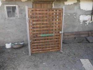 дерев'яна хвіртка