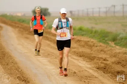 Elton ultra trail, світ фруктоїди (хвилин після старту) Elton ultra trail, світ фруктоїди