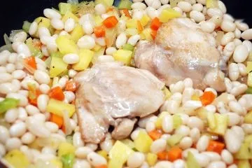 Квасоля з куркою - рагу з обсмаженими овочами