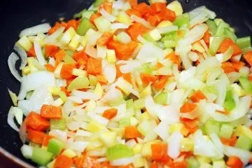 Квасоля з куркою - рагу з обсмаженими овочами