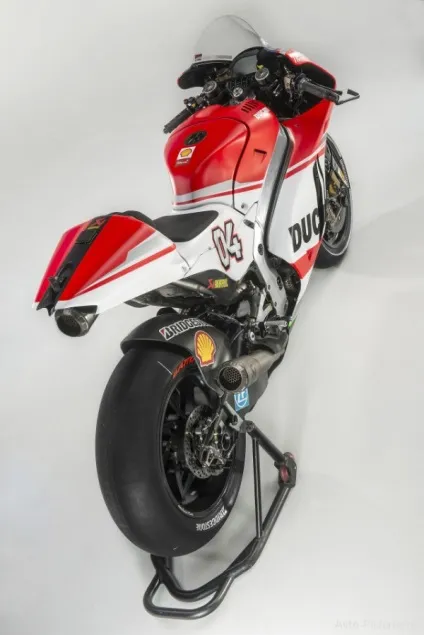 Гоночний мотоцикл ducati desmosedici gp14 фото, характеристики, автоновини