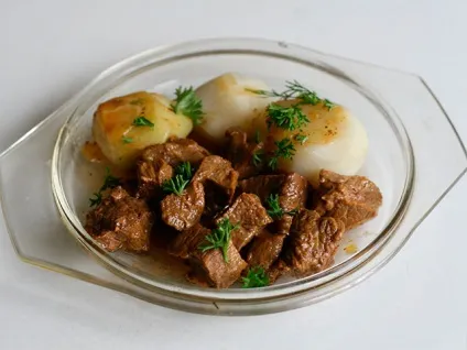 Яловичина на сковороді (сковороді) Яловичина на сковороді