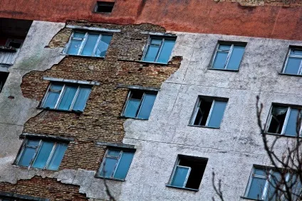 Через що руйнується фасад будівель основні причини - все просто! Все просто! (Причини) Через що руйнується фасад будівель основні причини - все просто! Все просто!