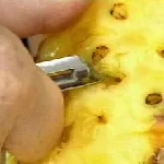 Як чистити ананаси