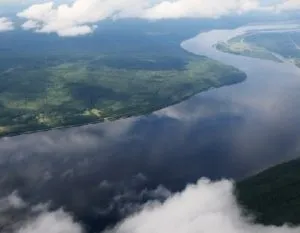 Які річки впадають і випливають з Байкалу (Байкалу) Які річки впадають і випливають з Байкалу