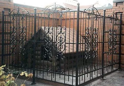 Як і з чого побудувати вольєр для собаки