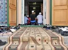 Саратовські старі благали інспекторів не забирати у них машину (відео) (машину) Саратовські старі благали інспекторів не забирати у них машину (відео)
