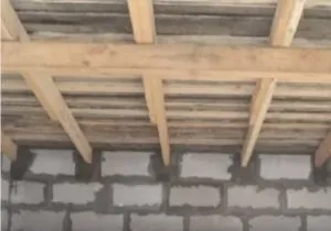 Сарай з піноблоків