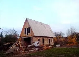 Сарай з піноблоків