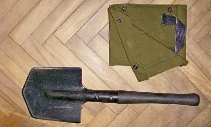 Саперна лопатка обов'язковий автомобільний аксесуар (аксесуар) Саперна лопатка обов'язковий автомобільний аксесуар