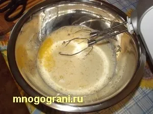 Як спекти бісквітний торт
