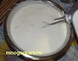 Як спекти бісквітний торт