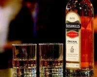 Як відрізнити підробку віскі white horse (білий кінь) від оригіналу (біла) Як відрізнити підробку віскі white horse (білий кінь) від оригіналу