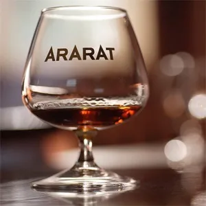 Як відрізнити підробку коньяку «арарат» від оригіналу (арарат) Як відрізнити підробку коньяку «арарат» від оригіналу