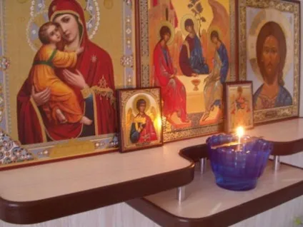 Як правильно повісити ікони в будинку фото і основні правила (основні) Як правильно повісити ікони в будинку фото і основні правила