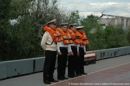 Як проводжають кораблі - це цікаво! (Кораблі) Як проводжають кораблі - це цікаво!