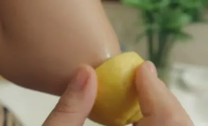 Як зробити шкіру ліктів м'якою і ніжною, завжди у формі! (Шкіру) Як зробити шкіру ліктів м'якою і ніжною, завжди у формі!