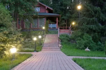 Освітлення дачної ділянки