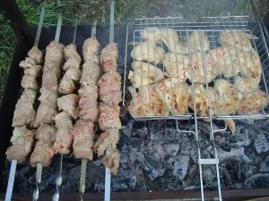 Шашлик зі свинини і курки, приготуй-ка сам! (Курки) Шашлик зі свинини і курки, приготуй-ка сам!