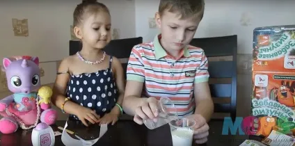 Як зробити Лизуна в домашніх умовах handgum жуйка для рук (зробити) Як зробити Лизуна в домашніх умовах handgum жуйка для рук