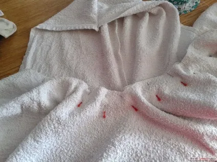 Як зшити халат для дитини, якщо не вмієш кроїти покрокові фото допоможуть розібратися як зробити (дитячий банний халат) Як зшити халат для дитини, якщо не вмієш кроїти покрокові фото допоможуть розібратися як зробити