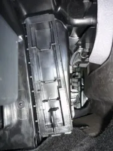 Як замінити салонний фільтр nissan almera g15 (салонний) Як замінити салонний фільтр nissan almera g15