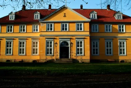 Як живеться нащадкам пукраінскіх королів і баварських герцогів суспільство світ (тисяч нащадків знатних родів) Як живеться нащадкам пукраінскіх королів і баварських герцогів суспільство світ