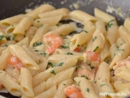 Кальмари, фаршировані грибами і сиром (натрем крупній тертці) Кальмари, фаршировані грибами і сиром