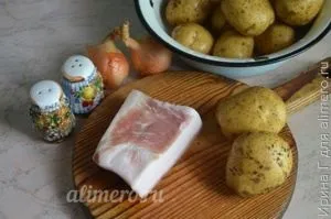 Картопля запечена на вугіллі з салом