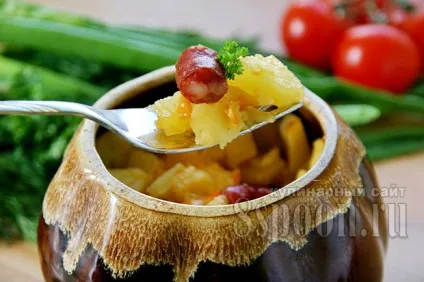 Картопля в духовці в горщиках з мисливськими ковбасками (ковбасками) Картопля в духовці в горщиках з мисливськими ковбасками