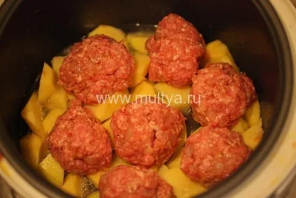 Картопля з тюфтельками в мультиварці (тефтелі з картоплею в мультиварці) Картопля з тюфтельками в мультиварці
