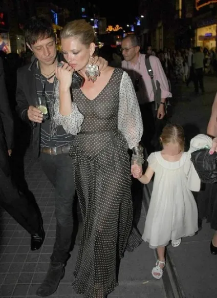 Kate moss street style, блогер alfa-omega на сайті 7 листопада 2014 року, пліткар (kate) Kate moss street style, блогер alfa-omega на сайті 7 листопада 2014 року, пліткар