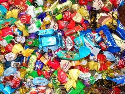 Цукерки та батончики - рот фронт склад - корівки, ромашки, яшкінской картоплі - і інших цукерок (цукерки Чіо ріо склад) Цукерки та батончики - рот фронт склад - корівки, ромашки, яшкінской картоплі - і інших цукерок