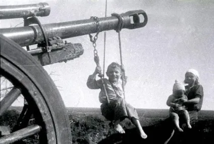Коли гармати мовчать на війні (Німеччина 1945 року) Коли гармати мовчать на війні